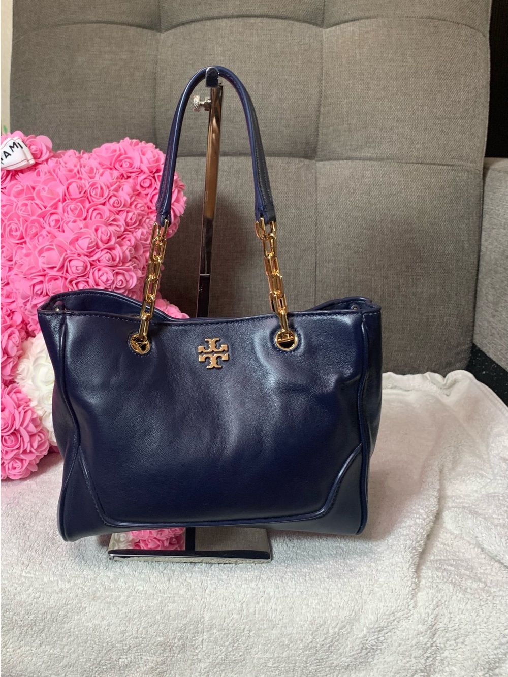 GUC Tory Burch Navy Leather Chain Tote